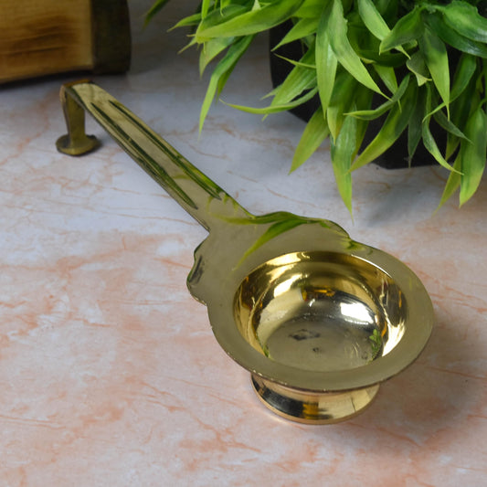 Bhimonee Decor Pure Brass Ledle Aarti | Traditional Dhoop Aarti Stand | Pooja Essential for Home Temple Rituals (173 Grams, Pack of 1 Piece)