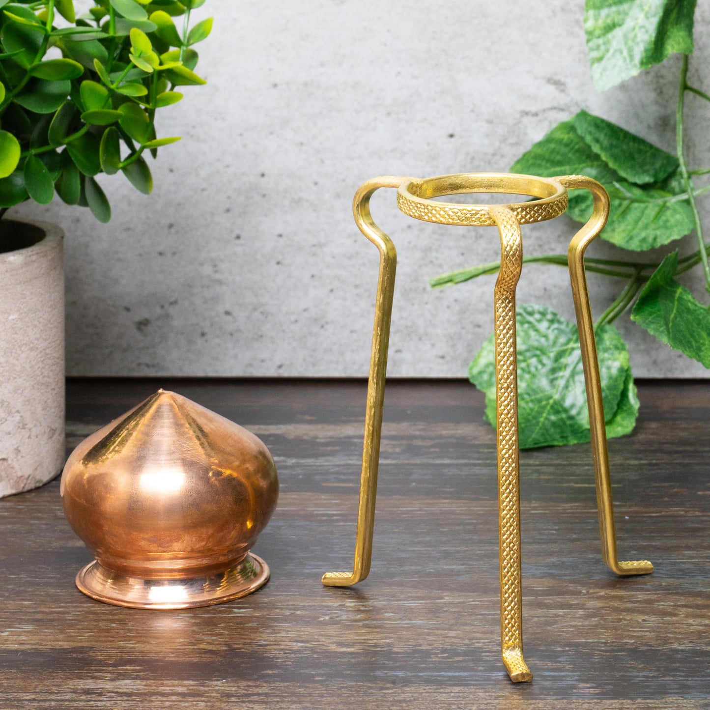 NEETU ARTS Golden Abhishek Stand – 5 Inch Medium Brass Puja Stand for Jal Abhishek & Shivling Pooja | Traditional Hindu Mandir Accessory | Rust-Free Golden Finish